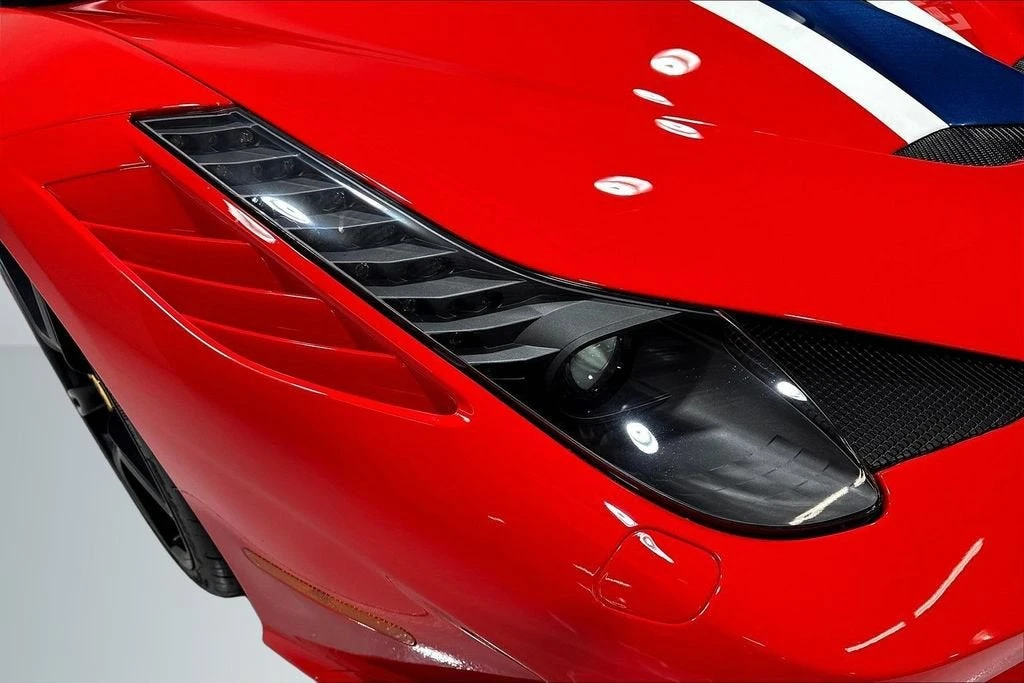 2015 Ferrari 458 Speciale - Image 26 of 30