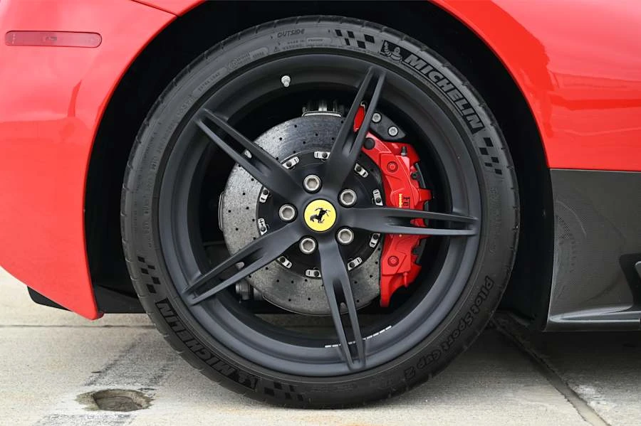 2015 Ferrari 458 Speciale - Image 25 of 31
