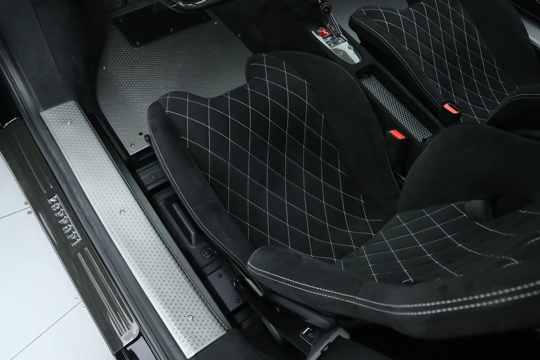 2015 Ferrari 458 Speciale - Image 28 of 31
