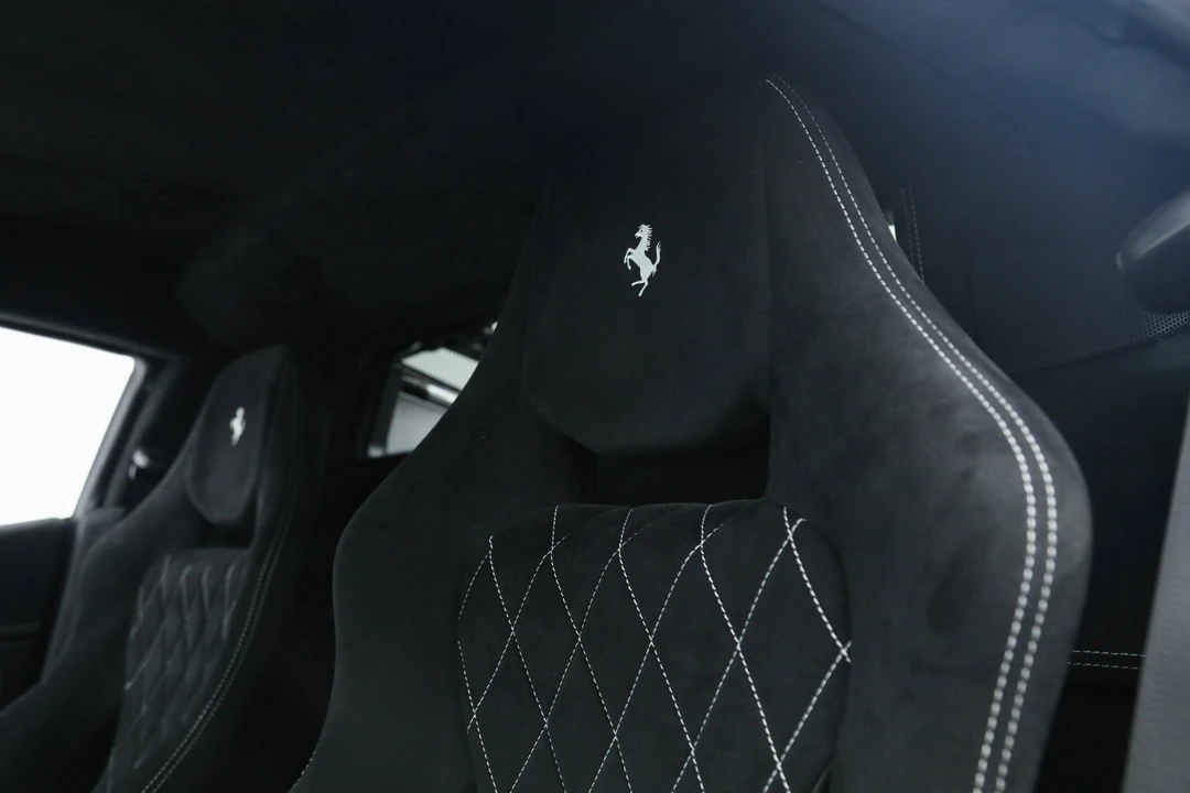 2015 Ferrari 458 Speciale - Image 26 of 31