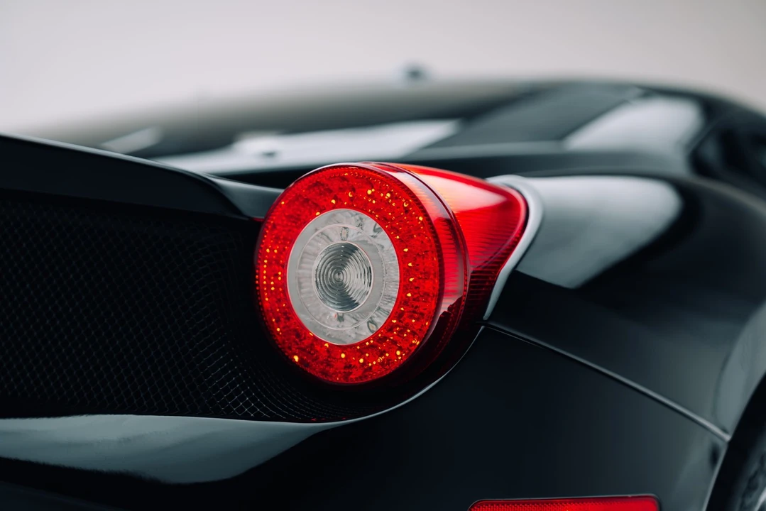 2015 Ferrari 458 Speciale - Image 25 of 31