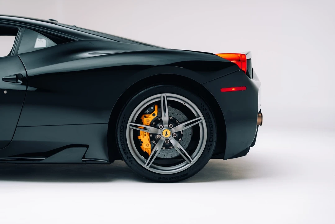 2015 Ferrari 458 Speciale - Image 20 of 21