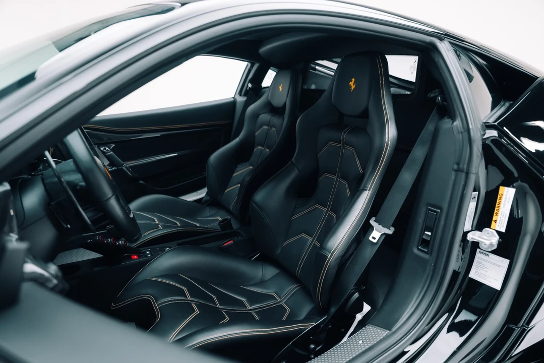 2015 Ferrari 458 Speciale - Image 29 of 31