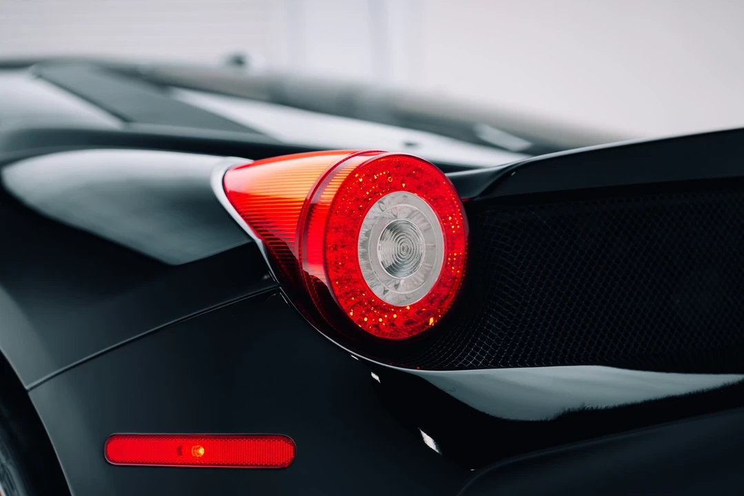 2015 Ferrari 458 Speciale - Image 26 of 31