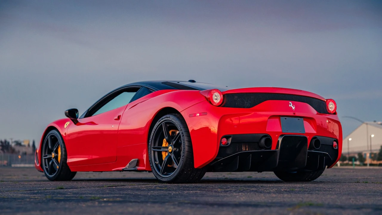 2015 Ferrari 458 Speciale - Image 21 of 31