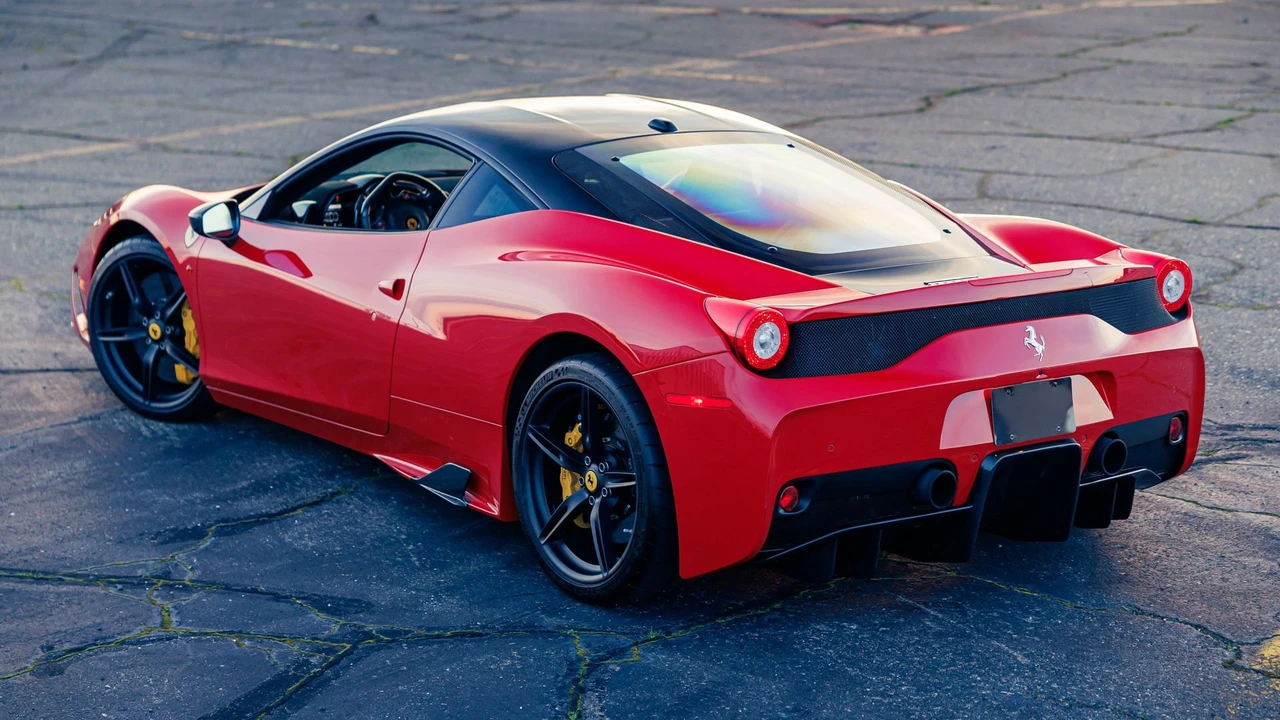 2015 Ferrari 458 Speciale - Image 5 of 31