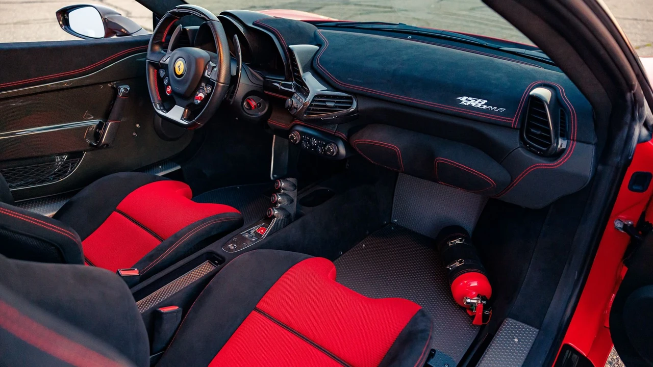 2015 Ferrari 458 Speciale - Image 8 of 31