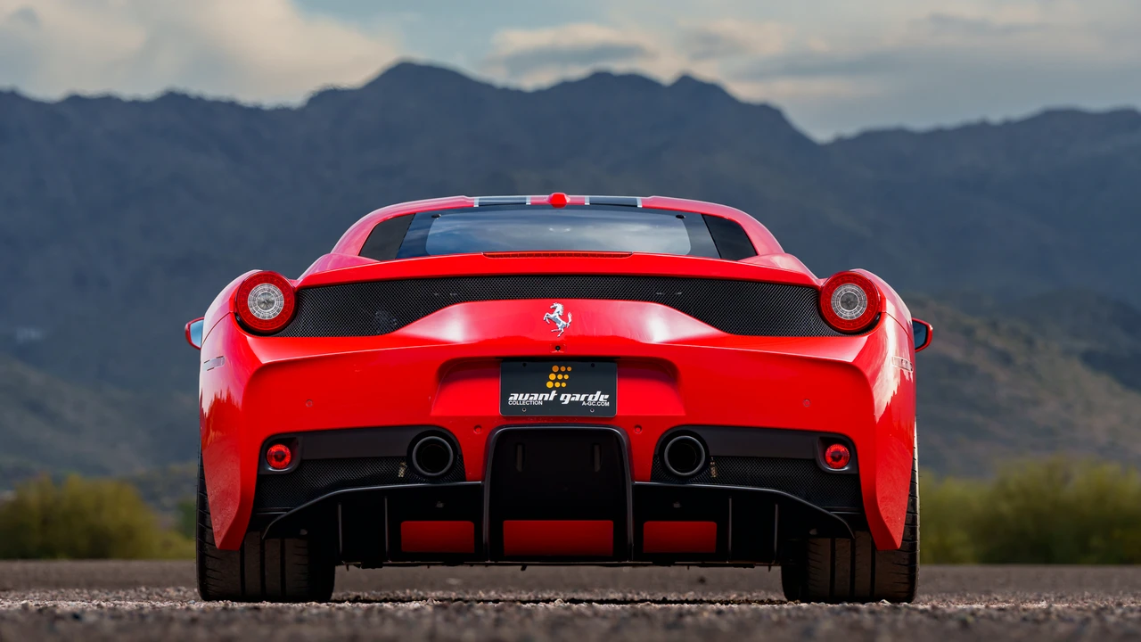 2015 Ferrari 458 Speciale - Image 17 of 31