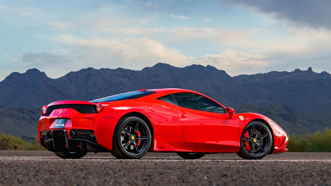 2015 Ferrari 458 Speciale - Image 24 of 31