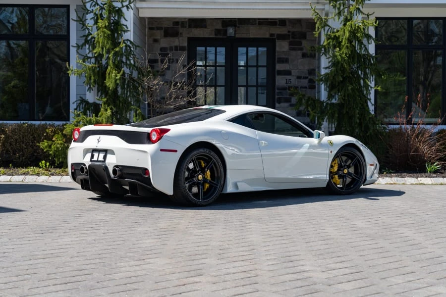 2015 Ferrari 458 Speciale - Image 13 of 31
