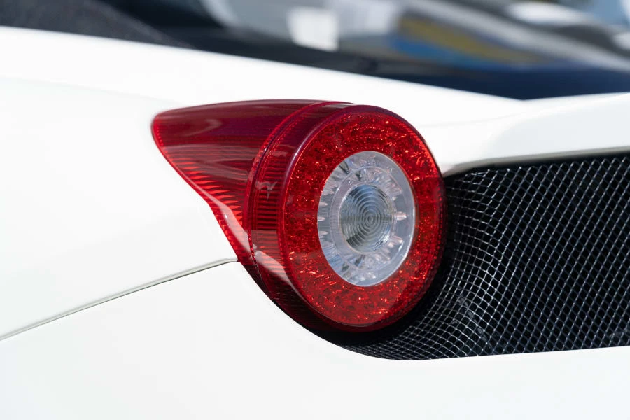 2015 Ferrari 458 Speciale - Image 14 of 31
