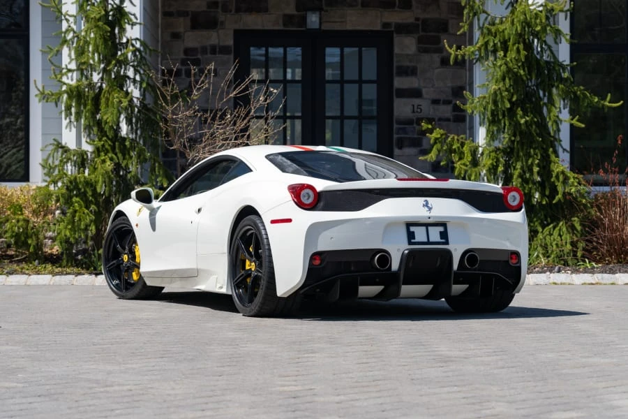 2015 Ferrari 458 Speciale - Image 16 of 31