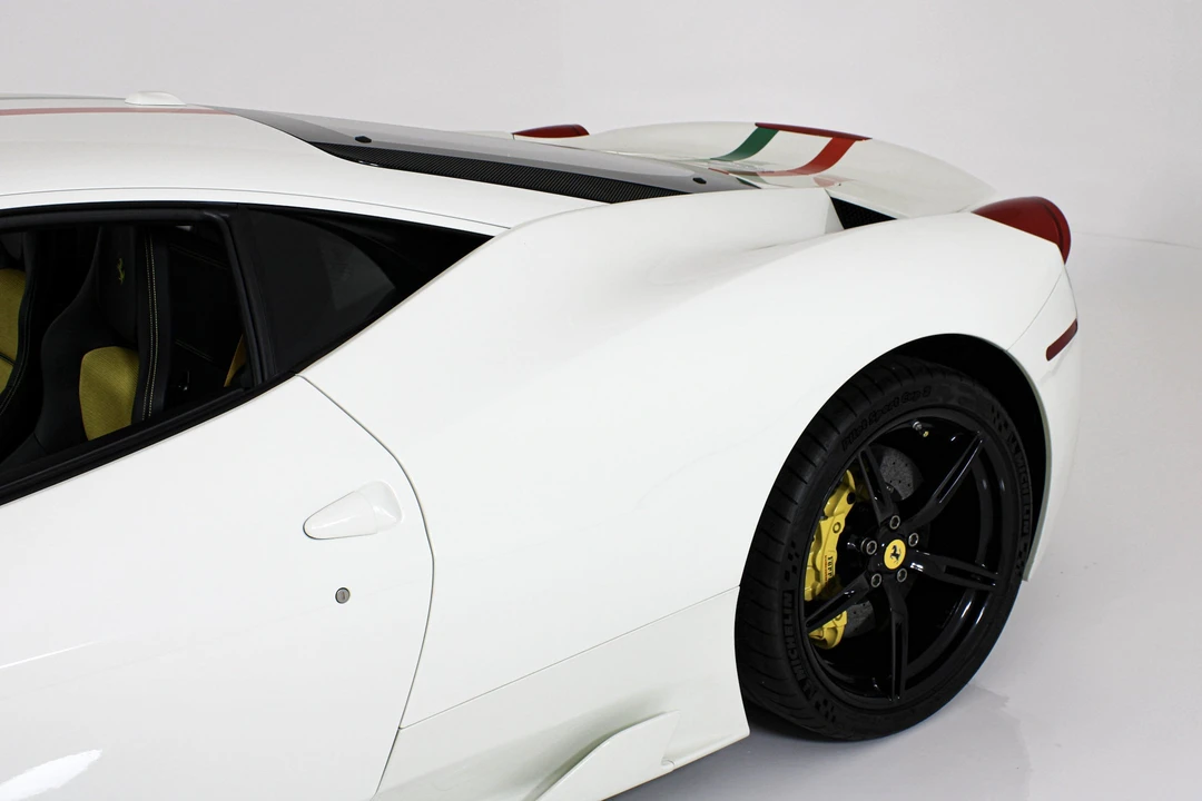 2015 Ferrari 458 Speciale - Image 6 of 31
