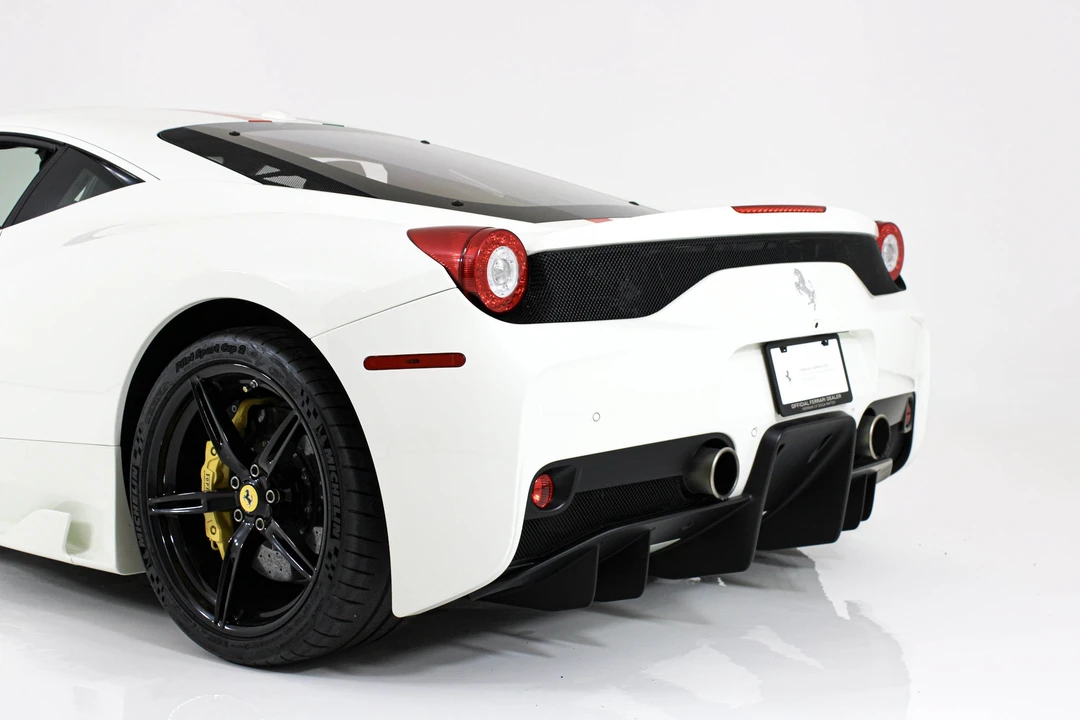 2015 Ferrari 458 Speciale - Image 8 of 31