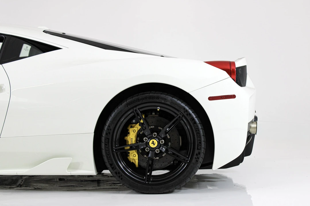 2015 Ferrari 458 Speciale - Image 5 of 31