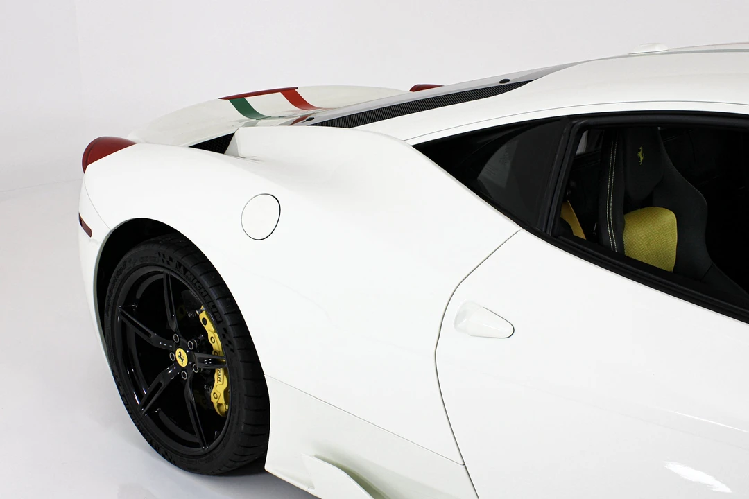 2015 Ferrari 458 Speciale - Image 13 of 31