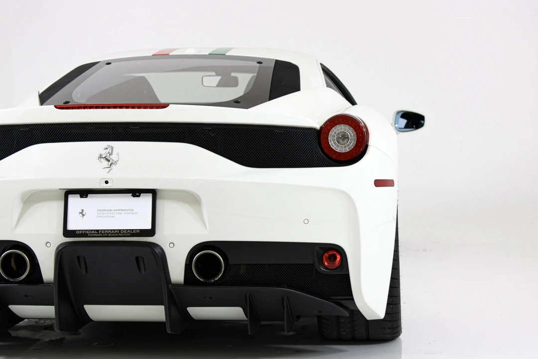 2015 Ferrari 458 Speciale - Image 24 of 31