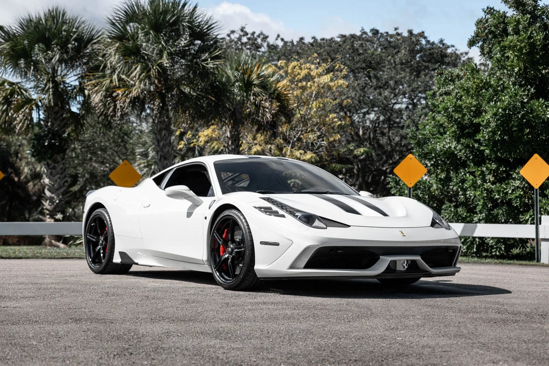 2015 Ferrari 458 Speciale - Image 9 of 31