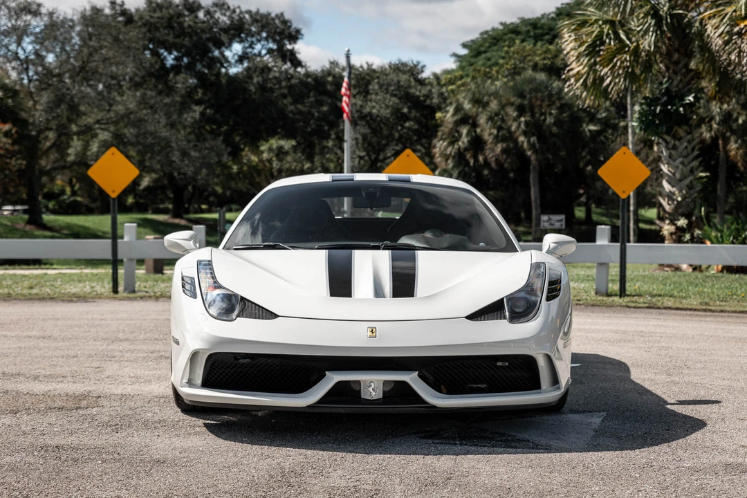 2015 Ferrari 458 Speciale - Image 10 of 31