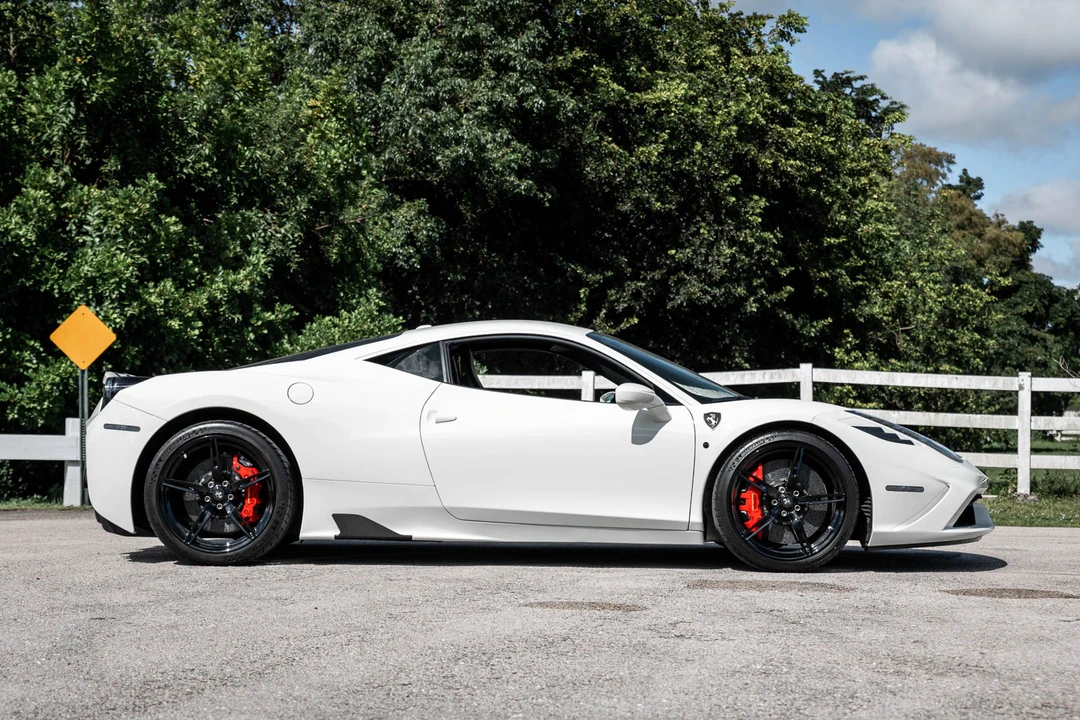 2015 Ferrari 458 Speciale - Image 8 of 31