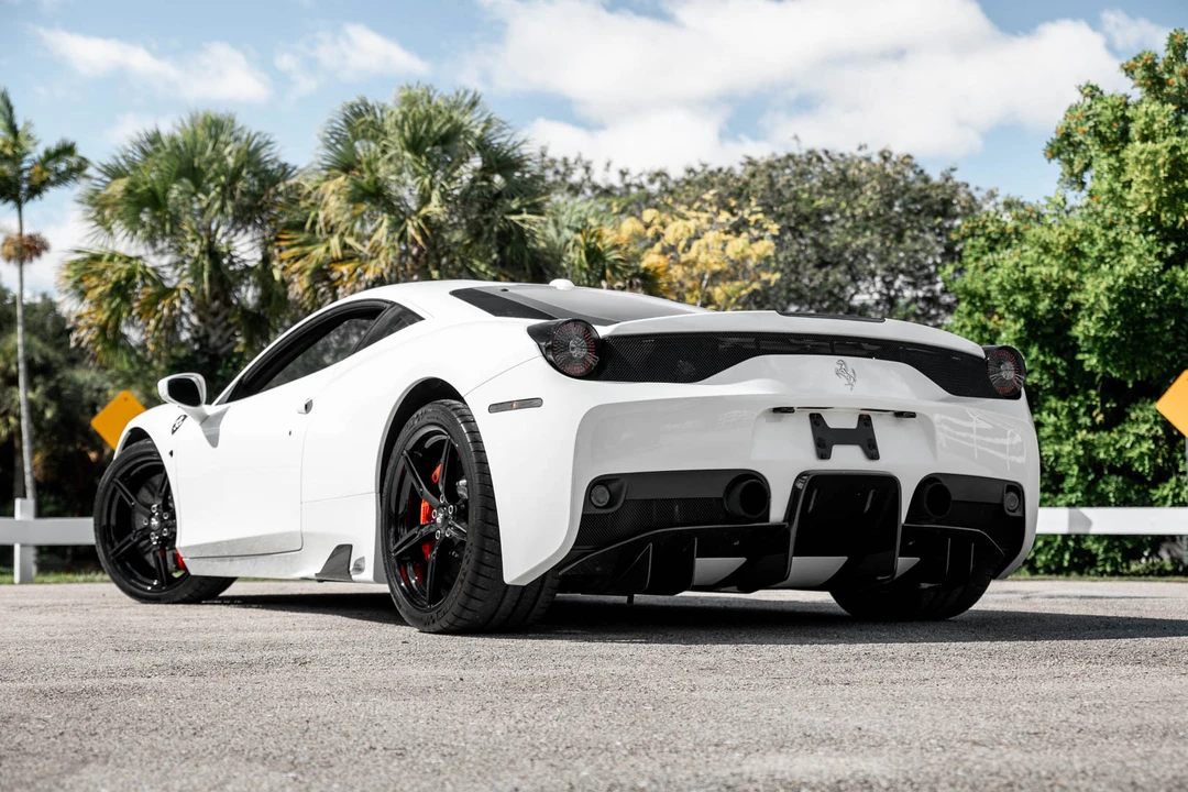 2015 Ferrari 458 Speciale - Image 5 of 31