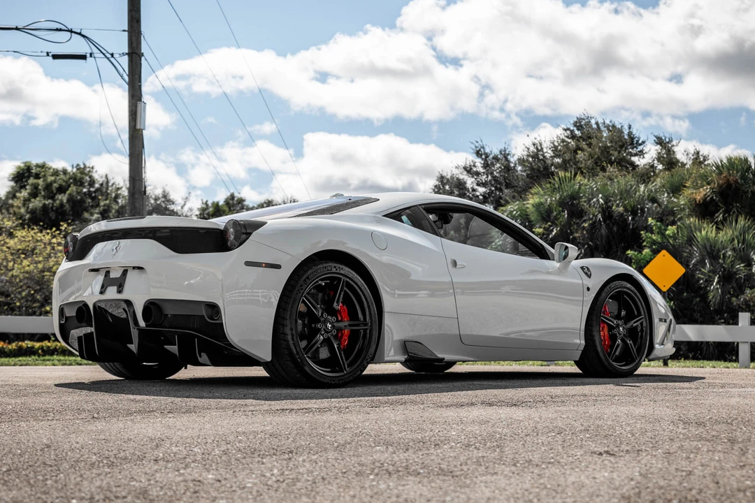 2015 Ferrari 458 Speciale - Image 7 of 31