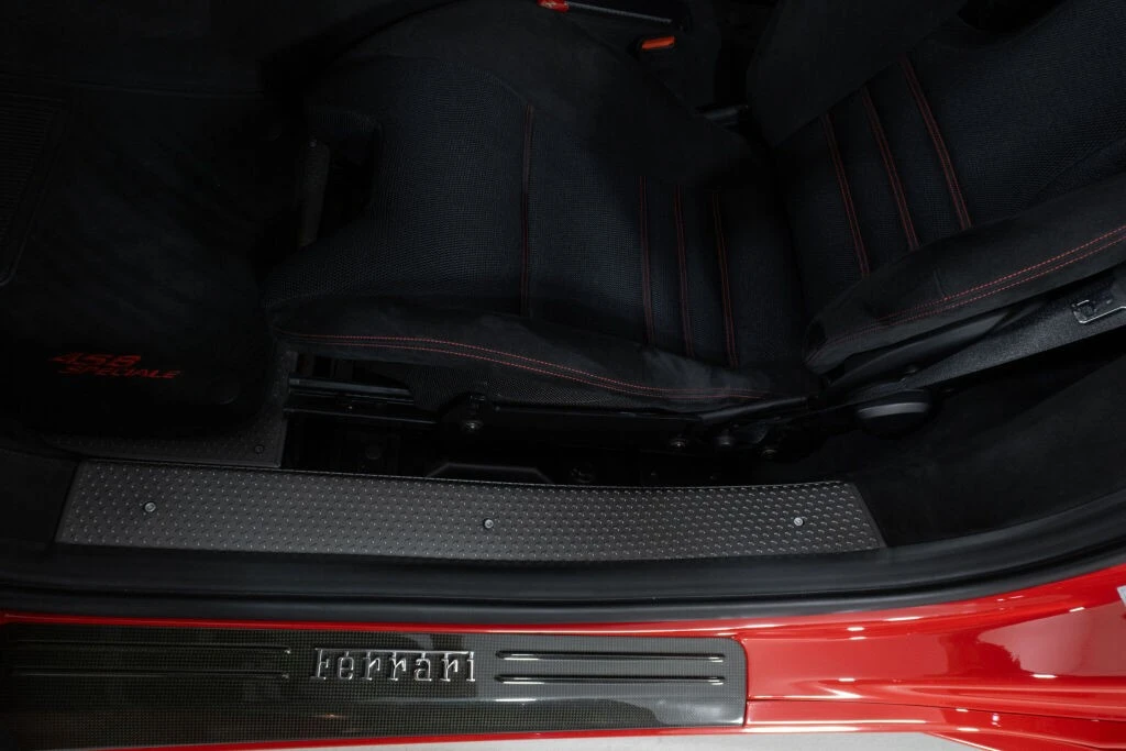 2015 Ferrari 458 Speciale - Image 28 of 31