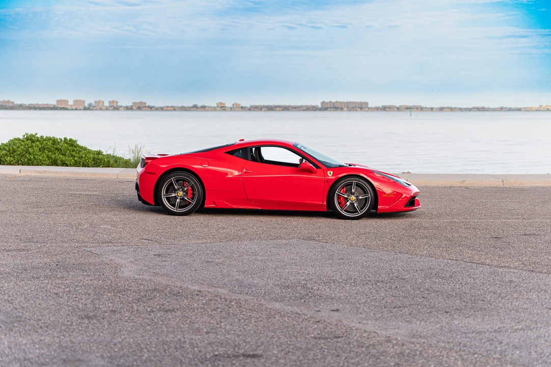 2015 Ferrari 458 Speciale - Image 7 of 31