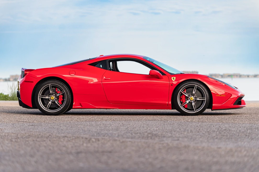 2015 Ferrari 458 Speciale - Image 8 of 31