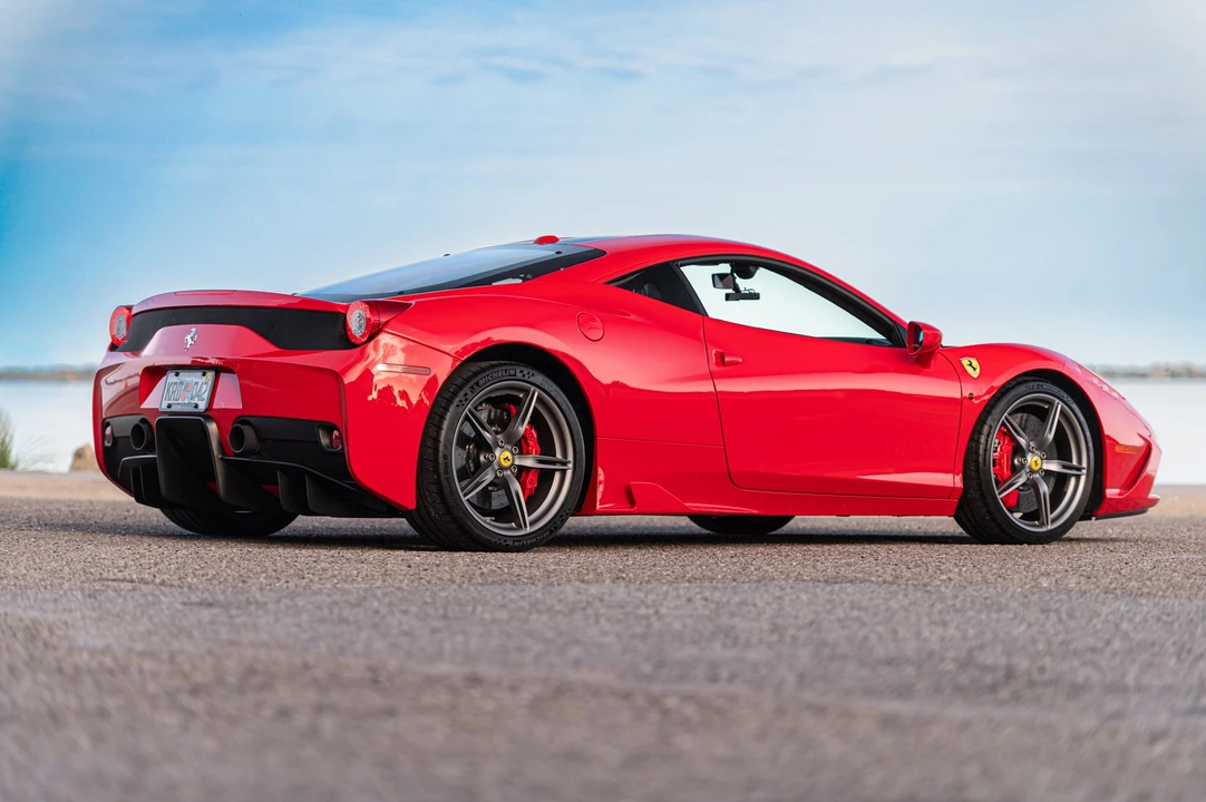 2015 Ferrari 458 Speciale - Image 11 of 31