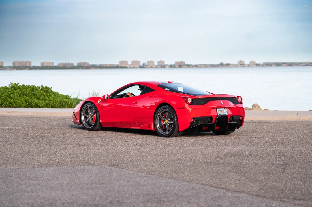 2015 Ferrari 458 Speciale - Image 15 of 31