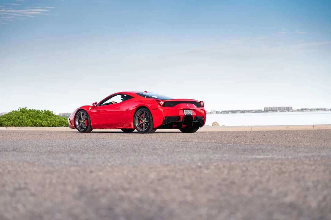 2015 Ferrari 458 Speciale - Image 16 of 31