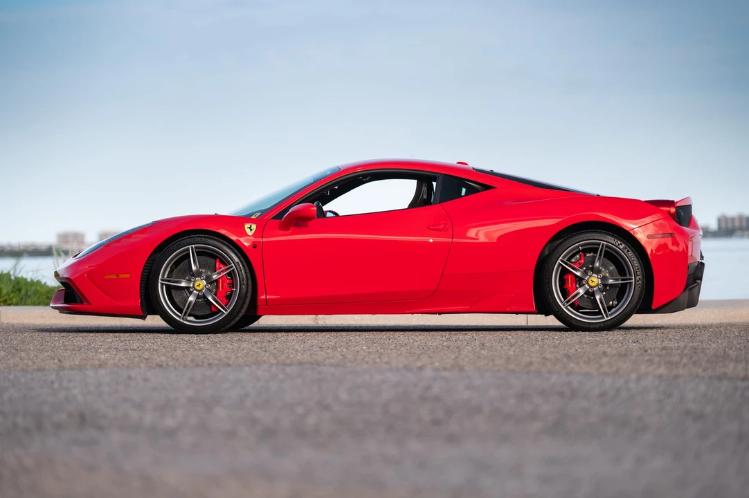 2015 Ferrari 458 Speciale - Image 19 of 31
