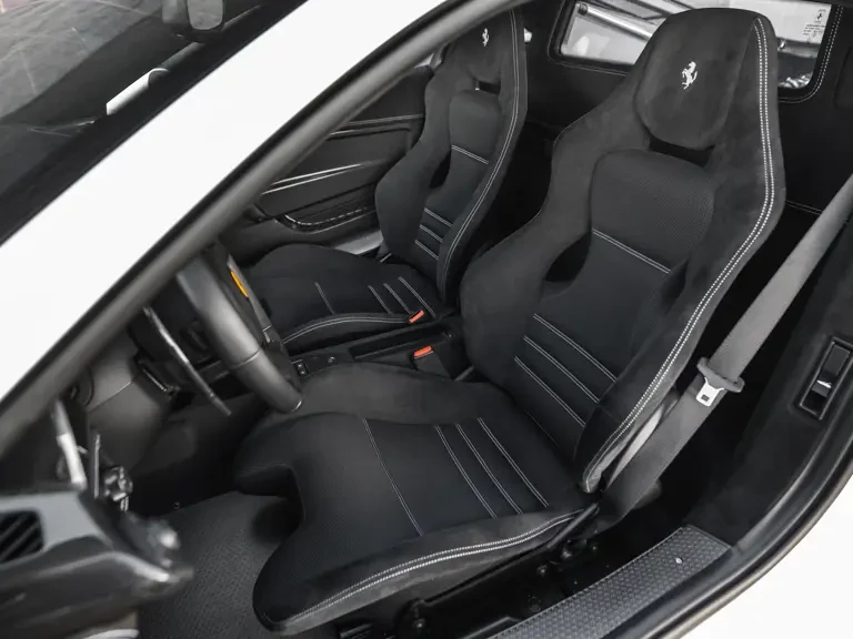 2015 Ferrari 458 Speciale - Image 25 of 31