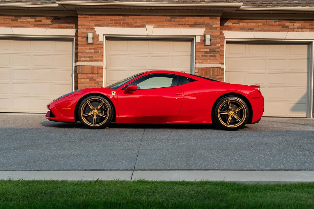 2015 Ferrari 458 Speciale - Image 9 of 31