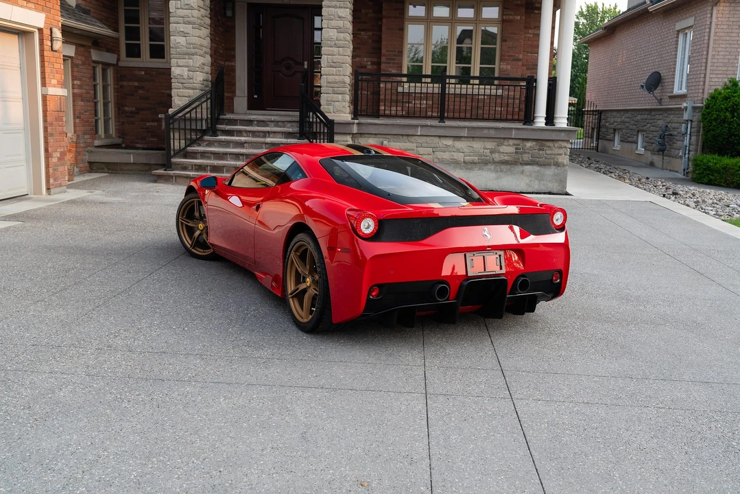 2015 Ferrari 458 Speciale - Image 11 of 31