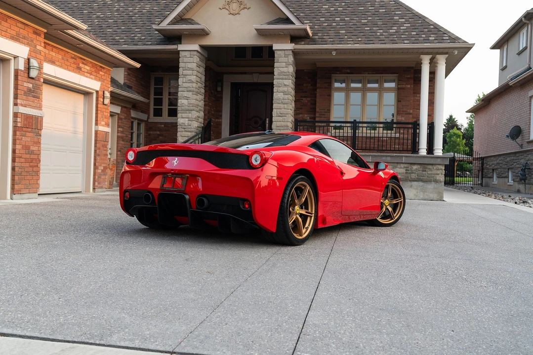 2015 Ferrari 458 Speciale - Image 23 of 31