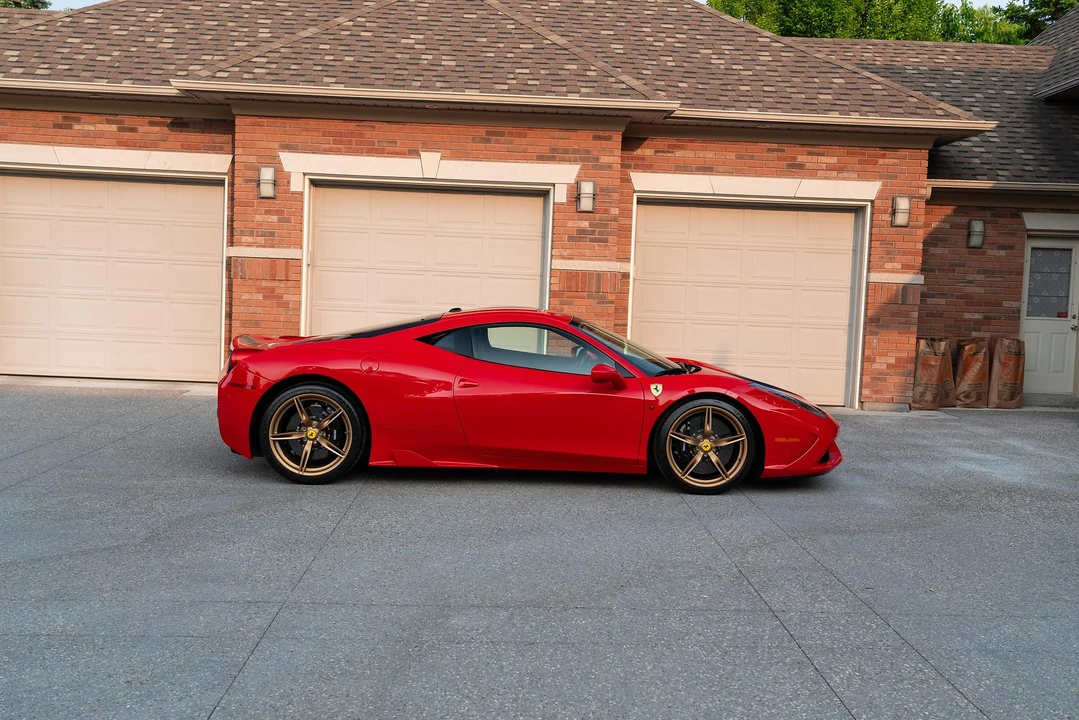 2015 Ferrari 458 Speciale - Image 25 of 31