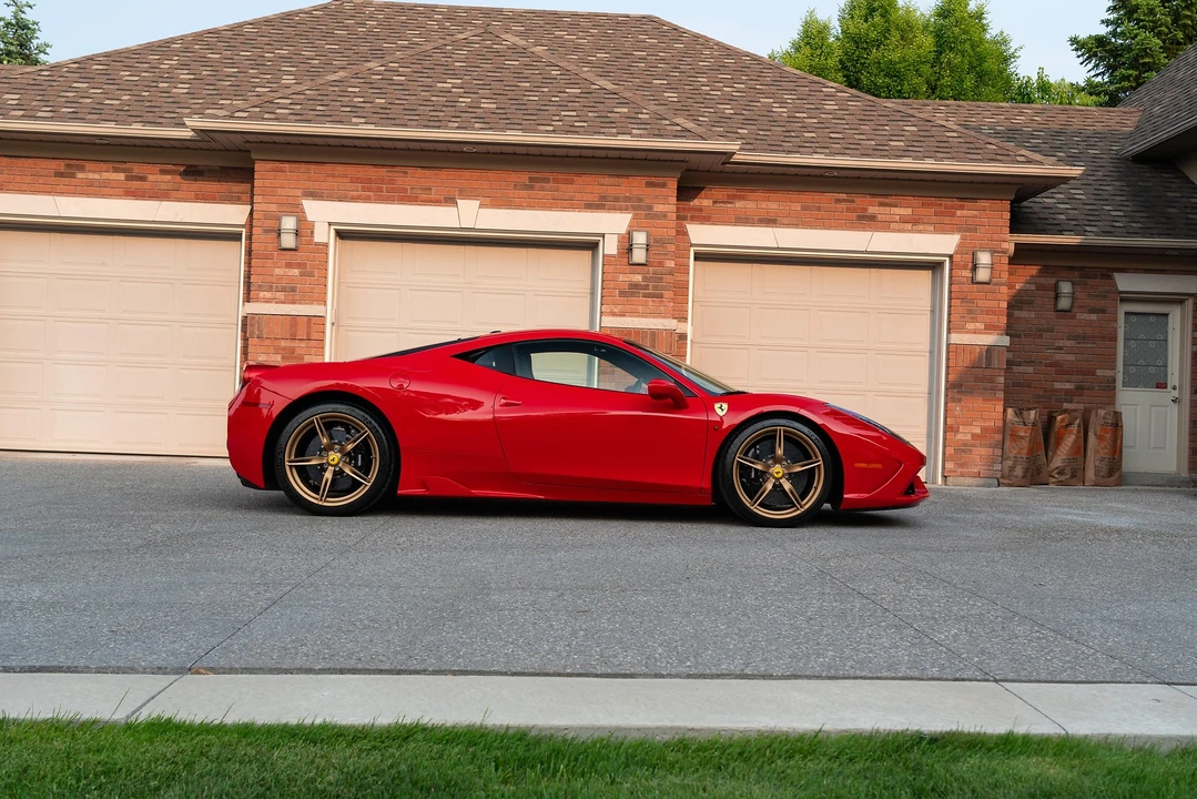 2015 Ferrari 458 Speciale - Image 28 of 31