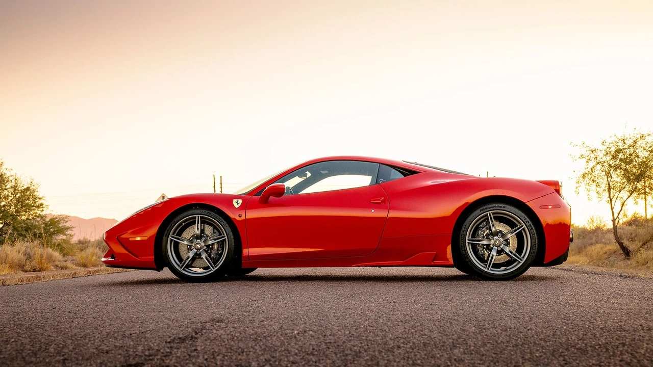 2015 Ferrari 458 Speciale - Image 28 of 31
