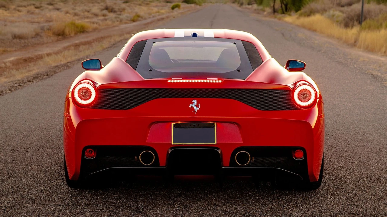 2015 Ferrari 458 Speciale - Image 16 of 31