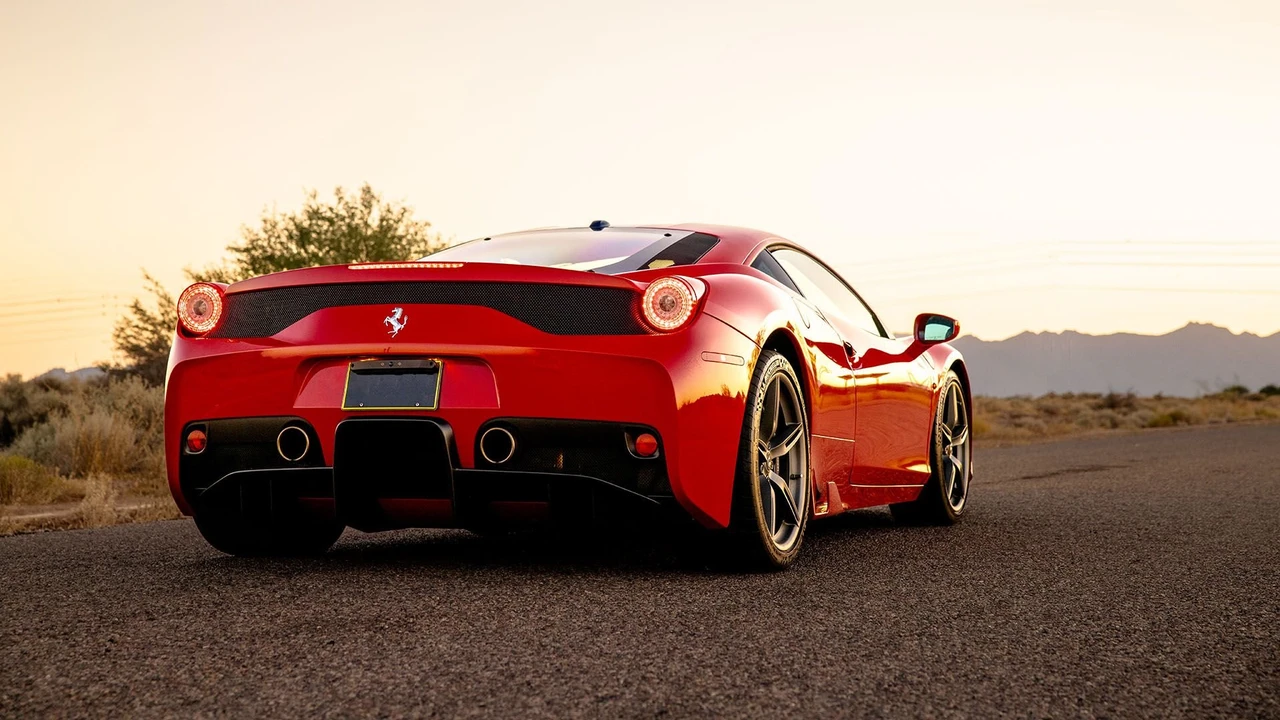 2015 Ferrari 458 Speciale - Image 15 of 31