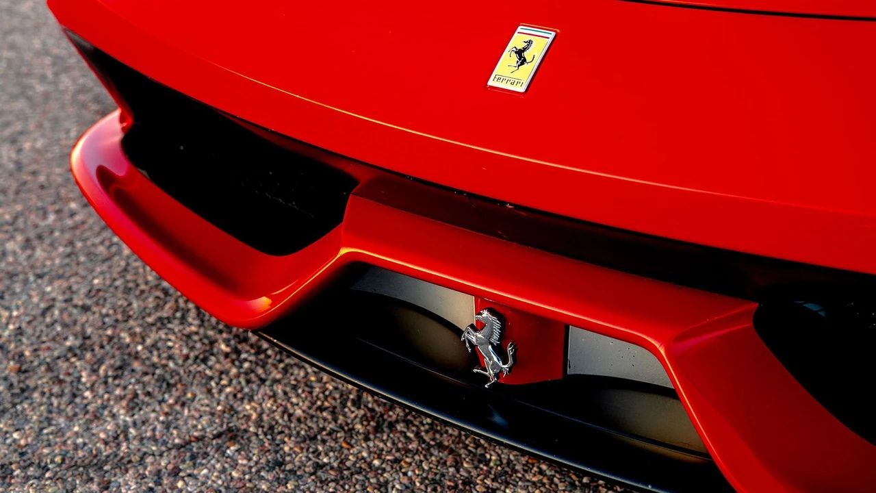2015 Ferrari 458 Speciale - Image 2 of 31