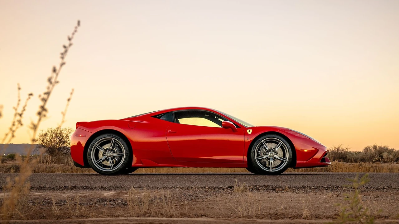 2015 Ferrari 458 Speciale - Image 26 of 31