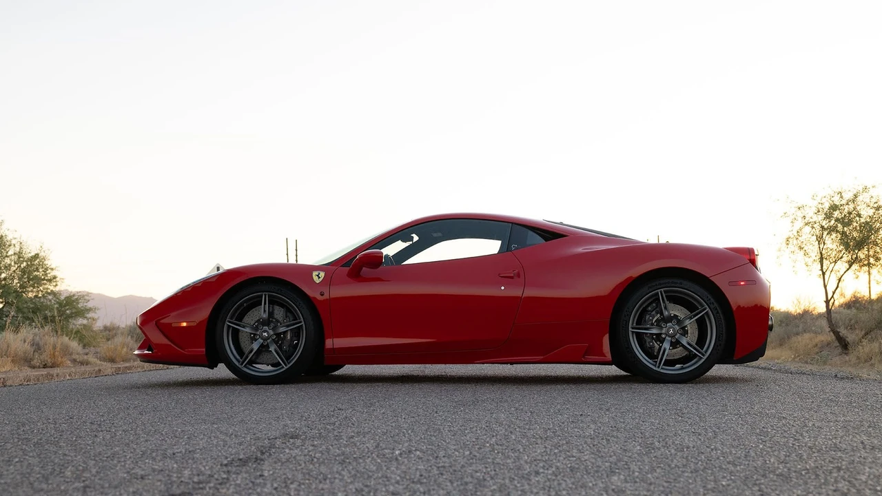 2015 Ferrari 458 Speciale - Image 10 of 31