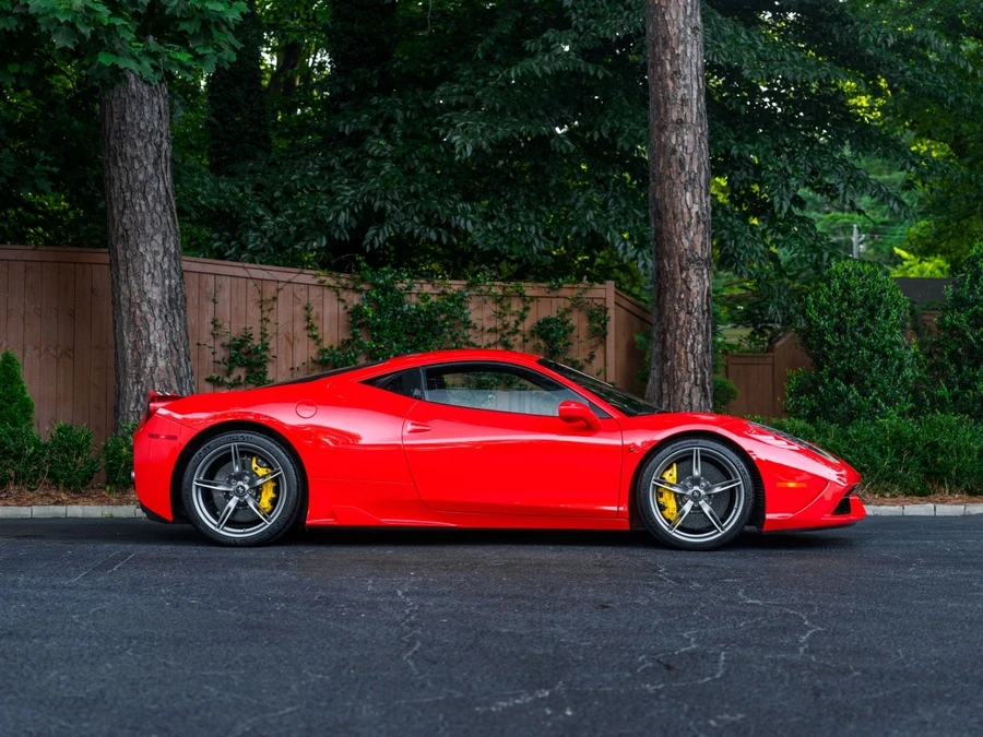 2015 Ferrari 458 Speciale - Image 5 of 31