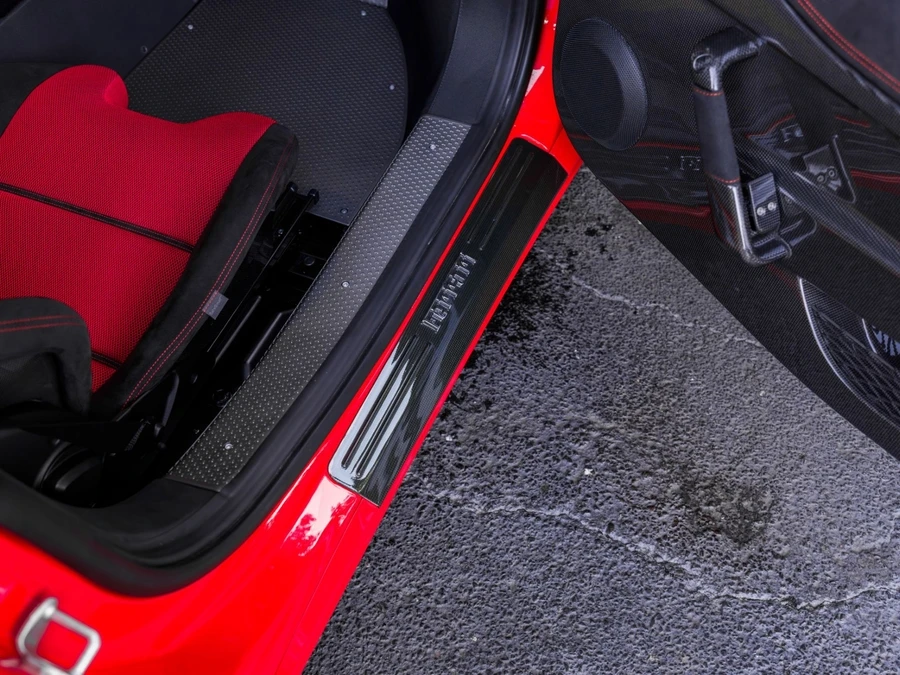 2015 Ferrari 458 Speciale - Image 29 of 31