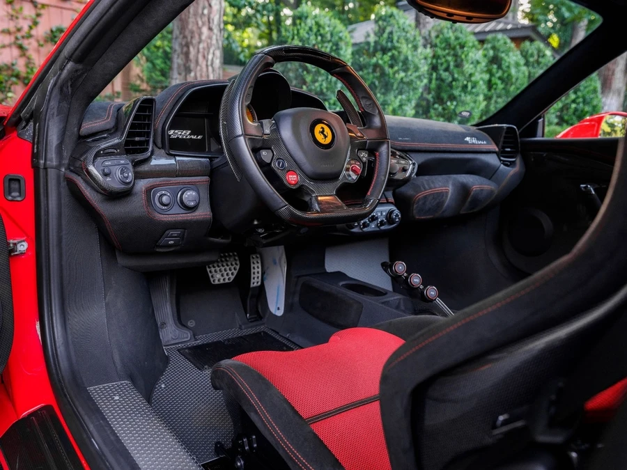 2015 Ferrari 458 Speciale - Image 15 of 31