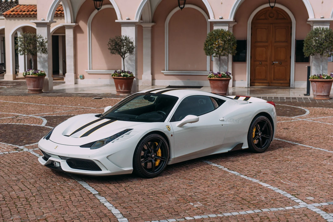 2015 Ferrari 458 Speciale - Image 10 of 31