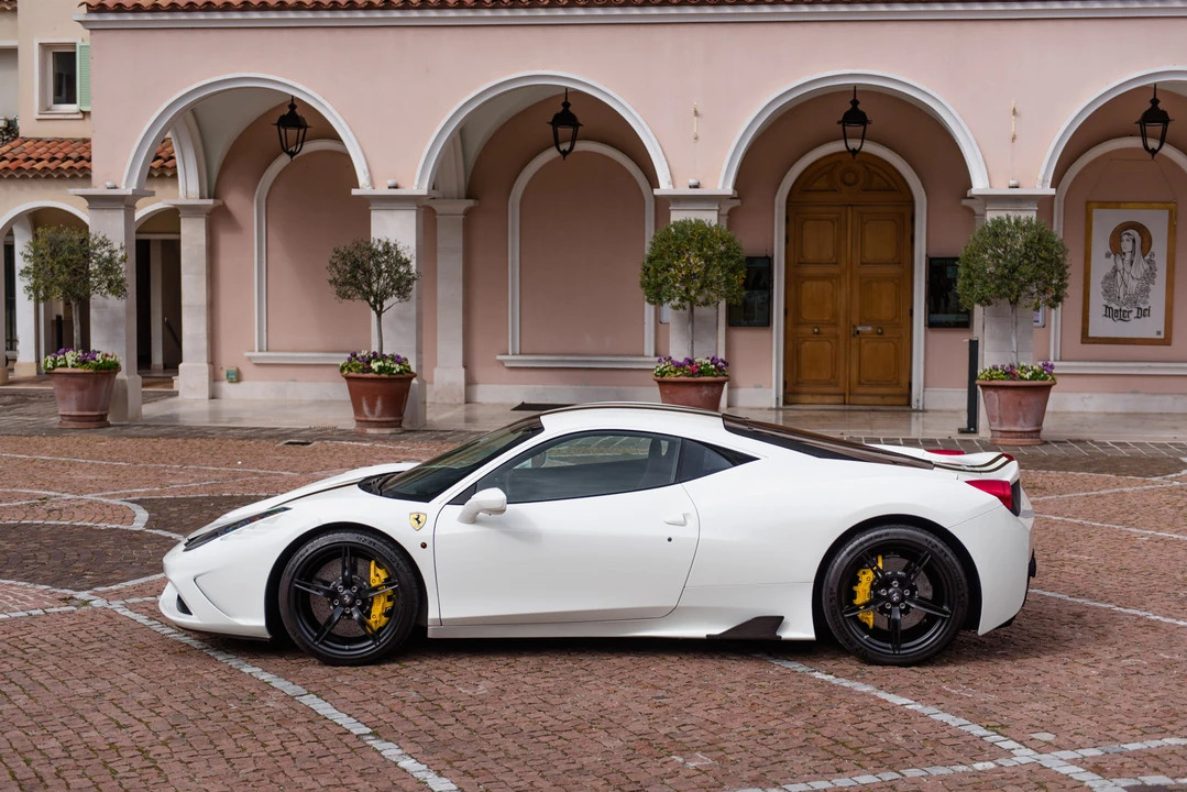 2015 Ferrari 458 Speciale - Image 4 of 31